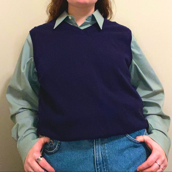Izod Navy blue knit sweater vest size medium - Picture 2 of 11